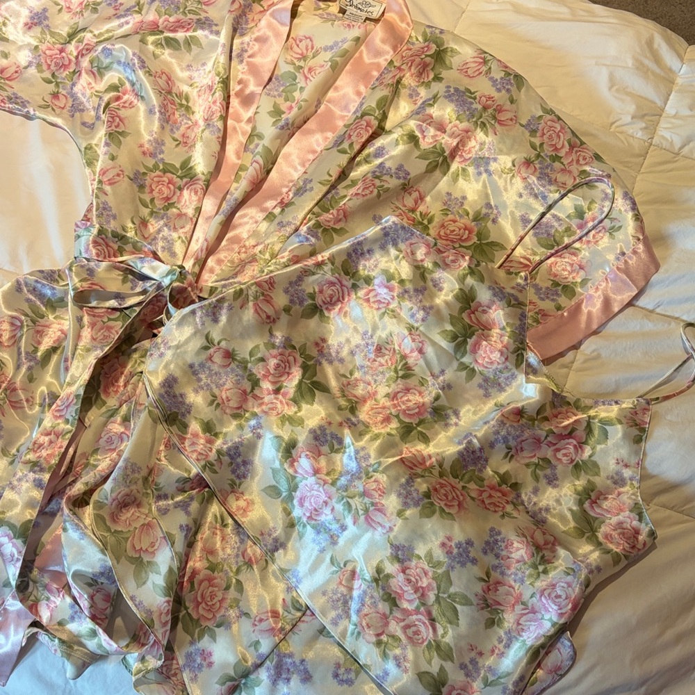 Satin Floral Robe & Lingerie Set - Pink Floral